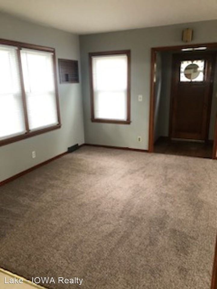 709 N 12th St - Photo 2 of 11