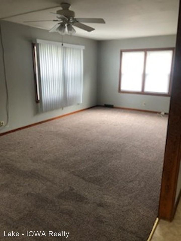 709 N 12th St - Photo 3 of 11