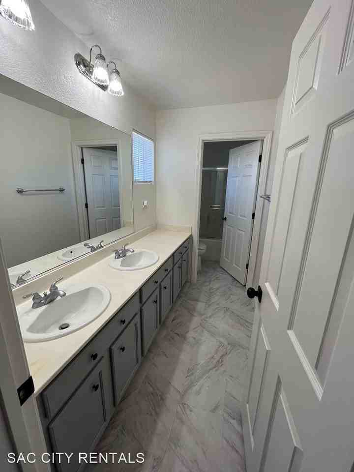 10040 Wild Orchid Way - Photo 3 of 24