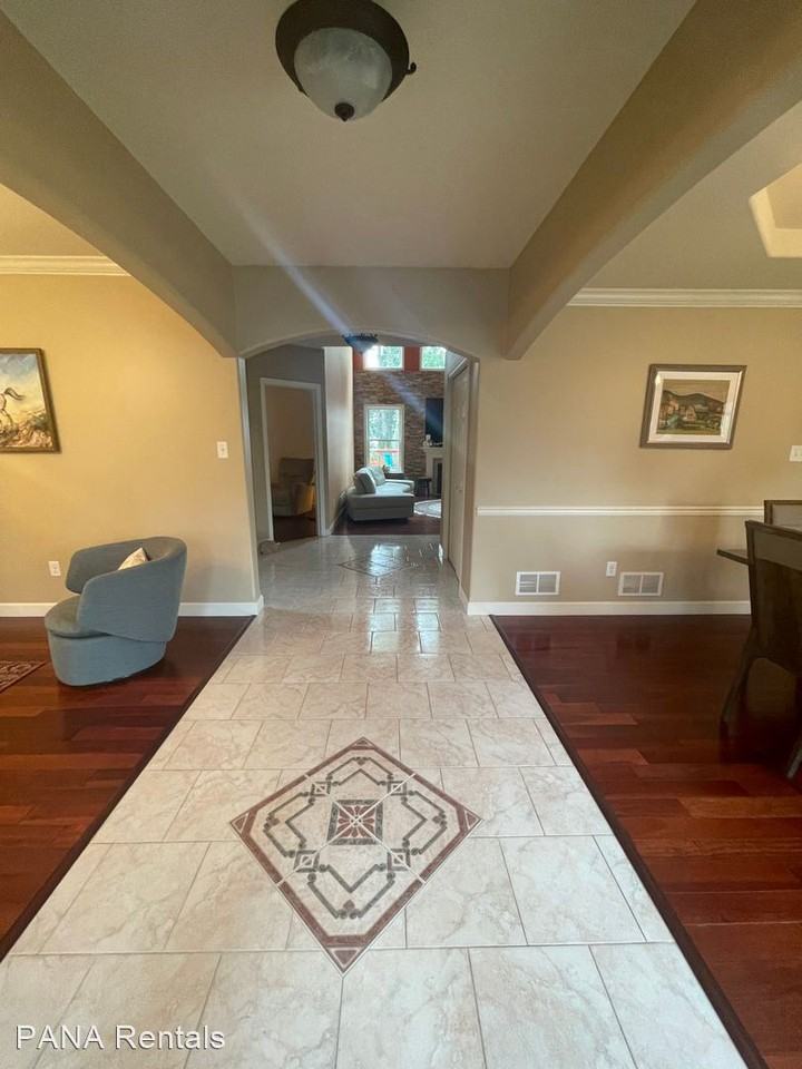 91 Connecticut Ave - Photo 2 of 50