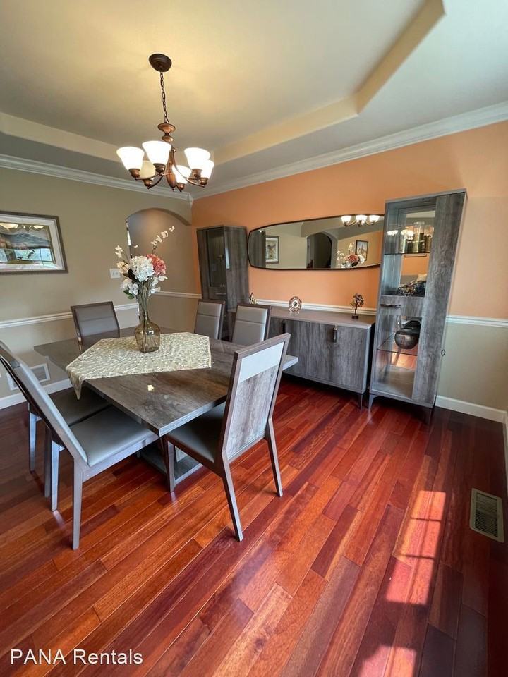 91 Connecticut Ave - Photo 3 of 50