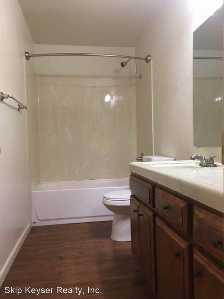 1153/1155 Lisa Court - Photo 2 of 8