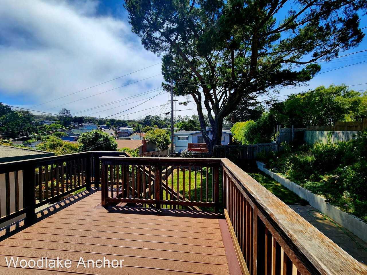 2550 Maywood Dr - Photo 3 of 33