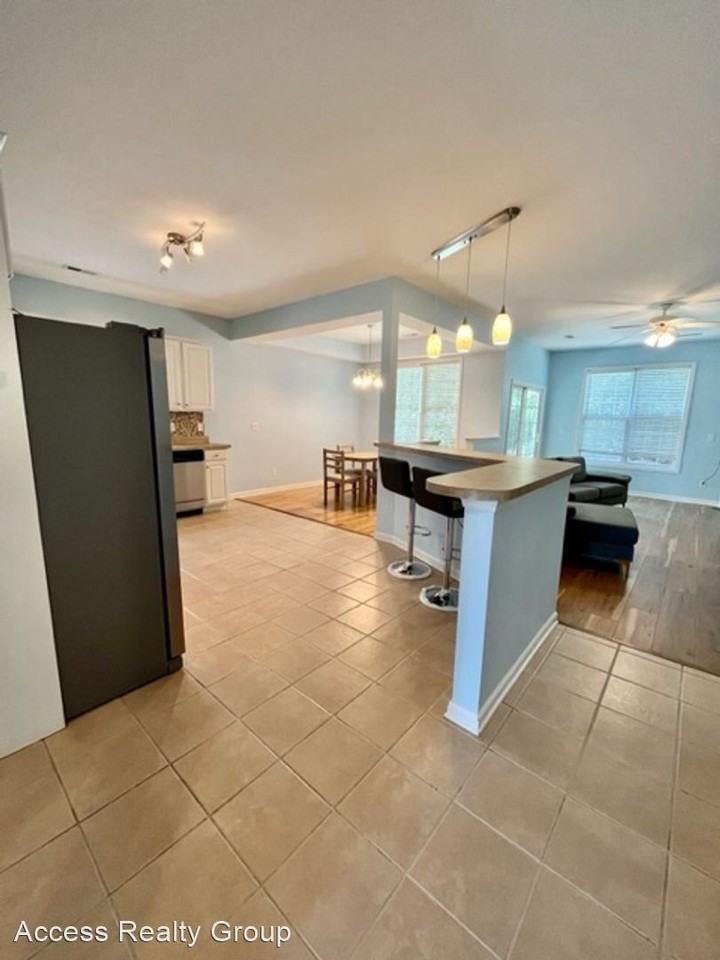 508 Triton Ln - Photo 3 of 21