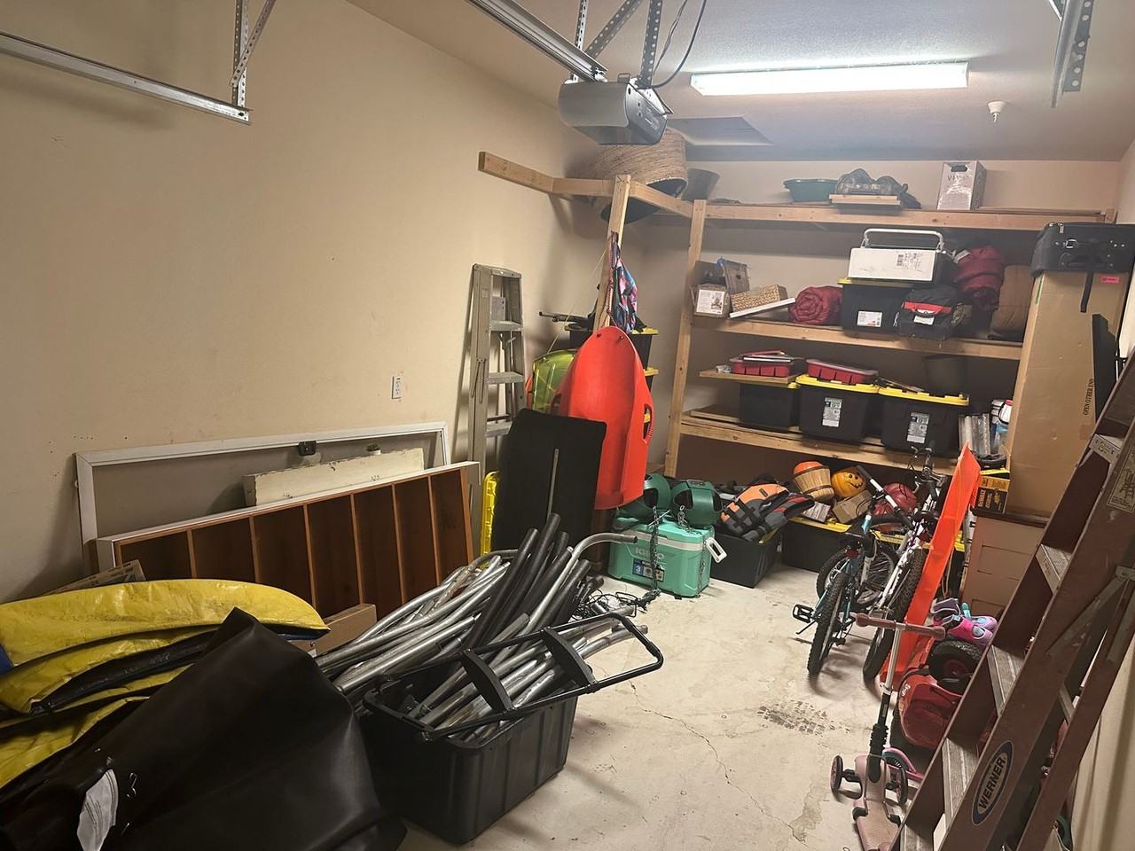 390 Mallard Dr - Photo 2 of 11