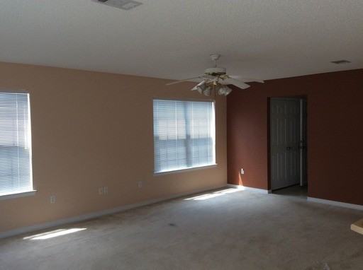 19448 W Lake Village Dr - Photo 2 of 9