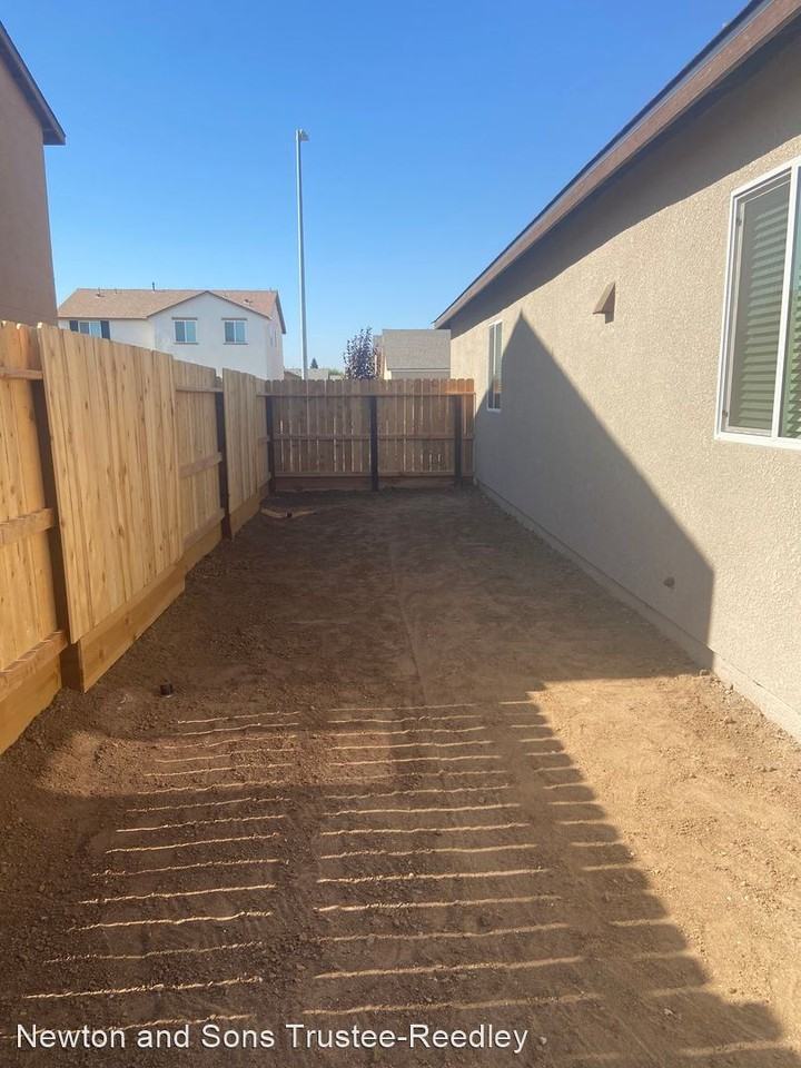 1948 E Early Ave - Photo 3 of 41