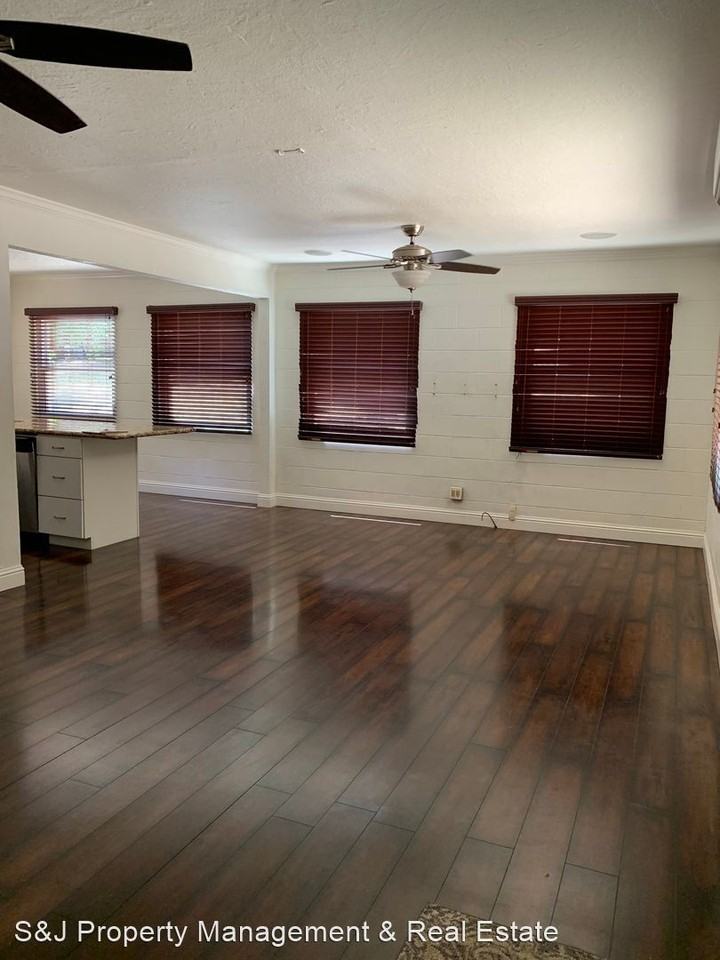 16182 Aurora Way - Photo 2 of 12