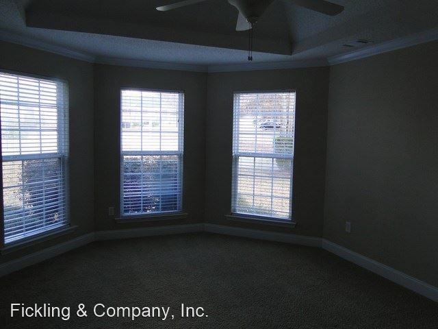 107 Blackstone Ct - Photo 2 of 38