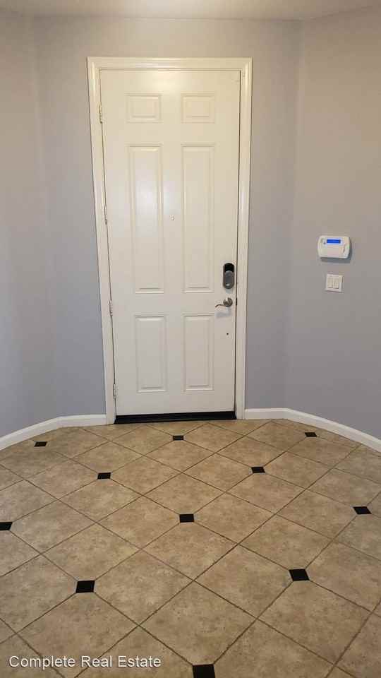 31884 Via Del Paso - Photo 2 of 9