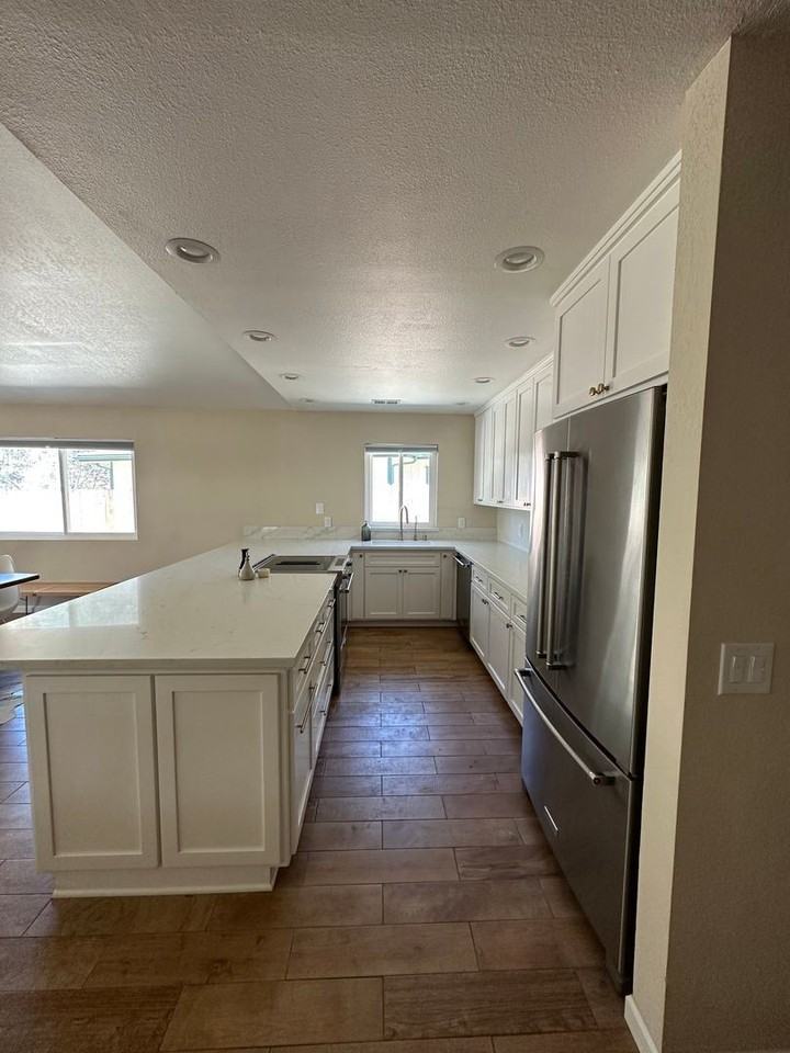 2768 Chaparral Ln - Photo 3 of 35