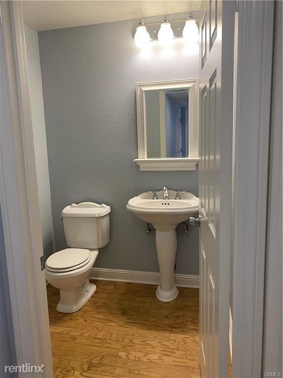 727 Lander Cir - Photo 2 of 10