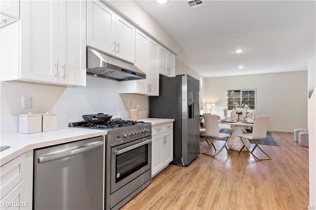 961 E Phillips Blvd - Photo 3 of 10