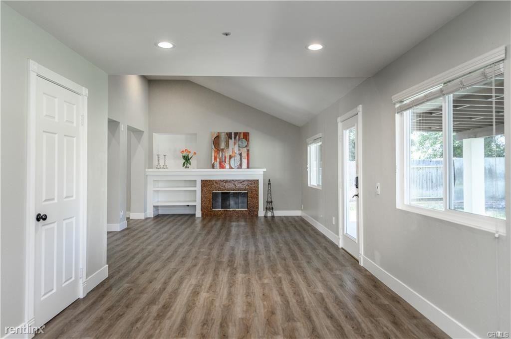 11208 Greycliff Ave - Photo 2 of 11