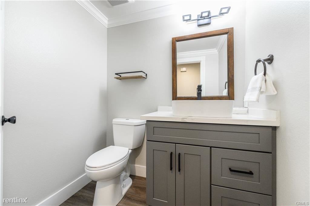 11208 Greycliff Ave - Photo 3 of 11