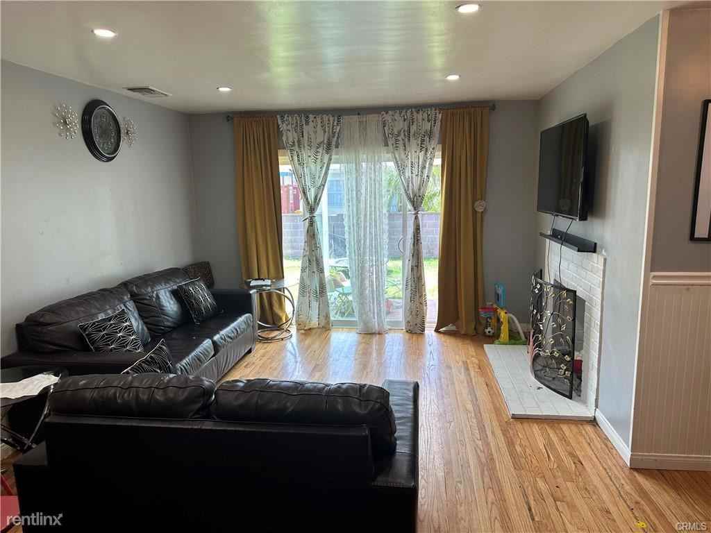 10414 Ferina St - Photo 3 of 7