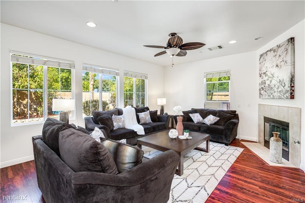 16438 Gala Ave - Photo 3 of 10