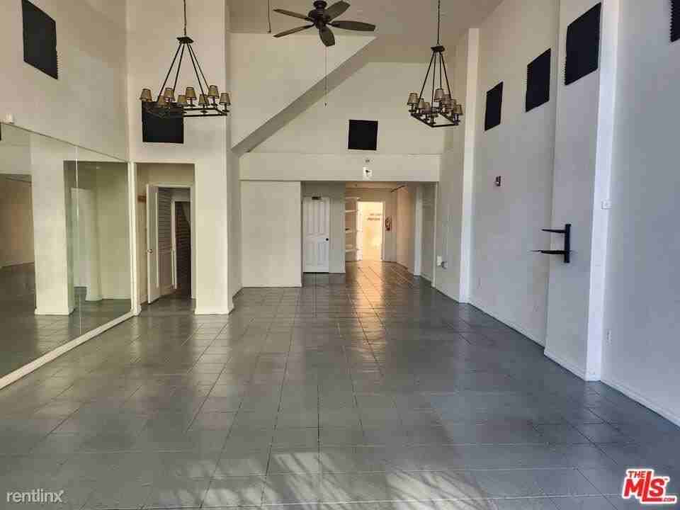 5216 Hollywood Blvd - Photo 3 of 7