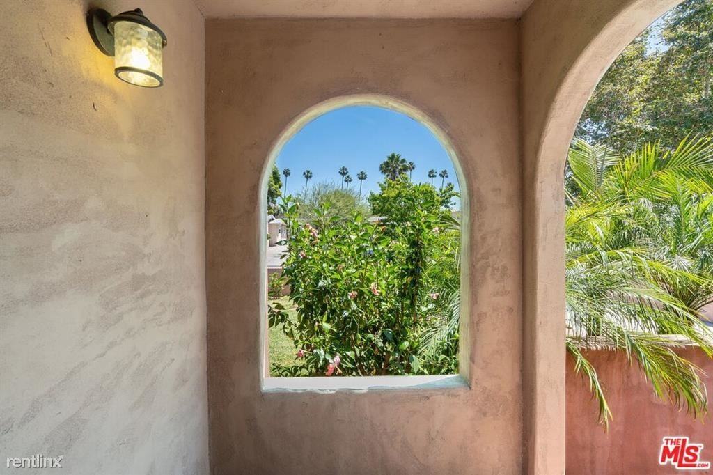 3732 Revere Ave - Photo 2 of 11