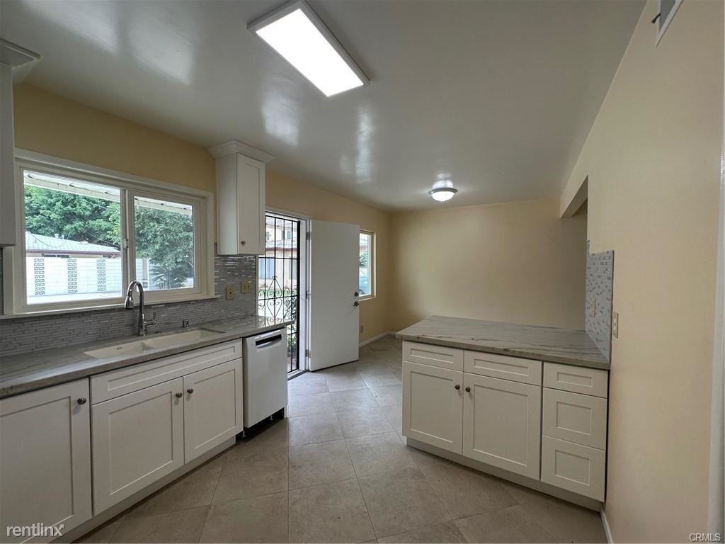 1538 Abbot Ave - Photo 2 of 6