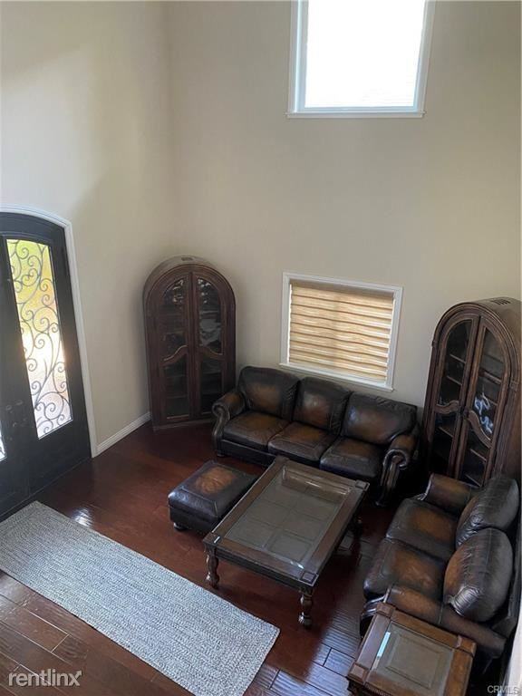 190 N Lima St - Photo 3 of 10