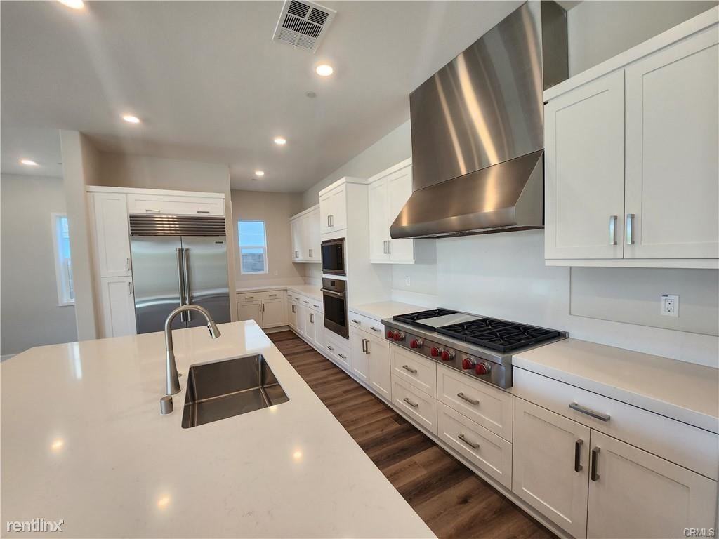 26203 Wagon Dr - Photo 3 of 10