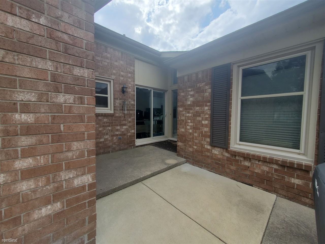 49270 Arlington Ct - Photo 2 of 28