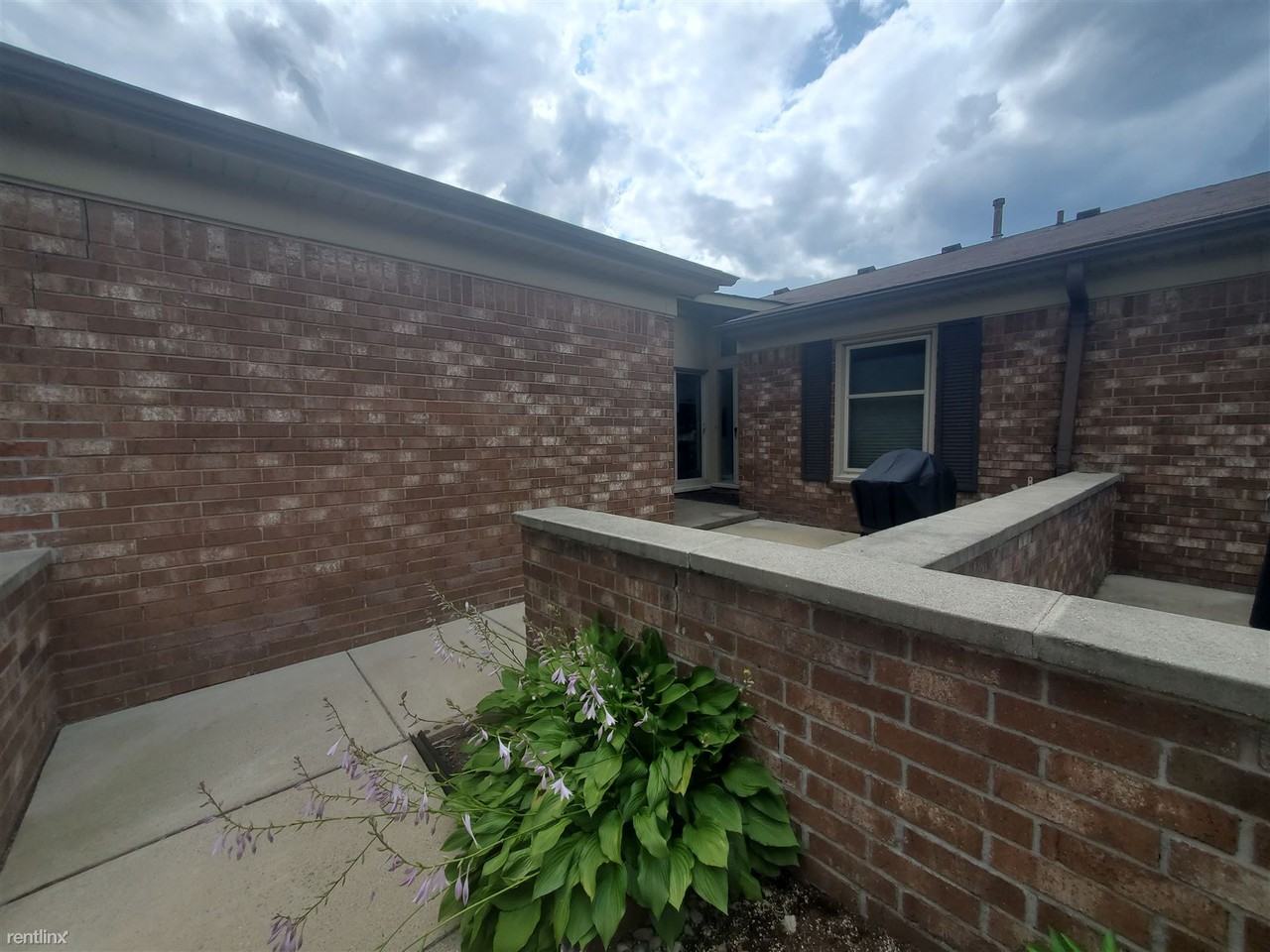 49270 Arlington Ct - Photo 3 of 28