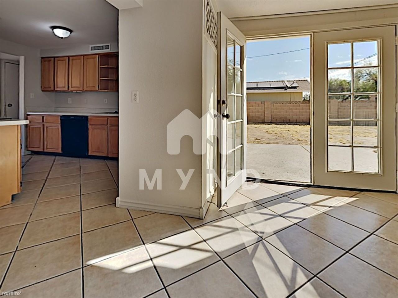 15033 N 30th Dr - Photo 3 of 18