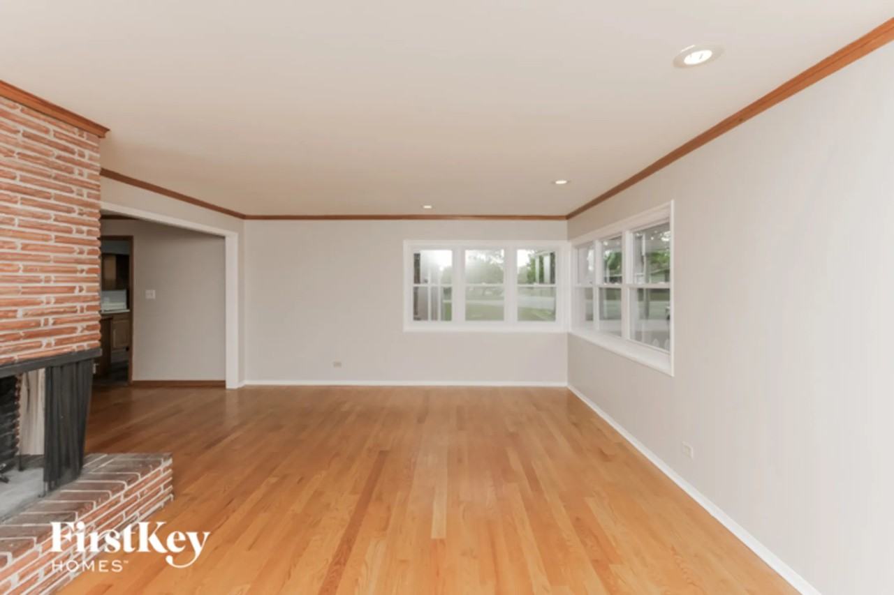 17410 Emerson Ave - Photo 2 of 8