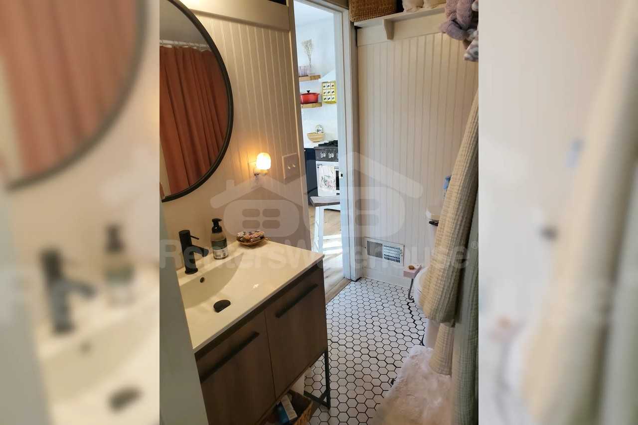 2717 Grand St Ne - Photo 2 of 23