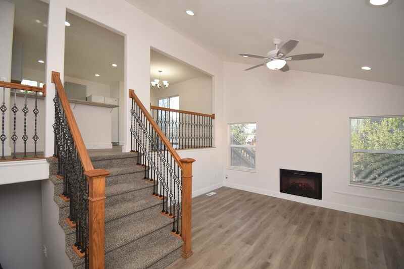 883 N Westpointe Cir - Photo 2 of 15