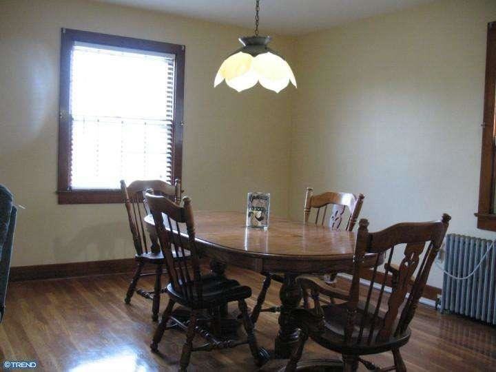 860 Cedar Ln - Photo 3 of 18