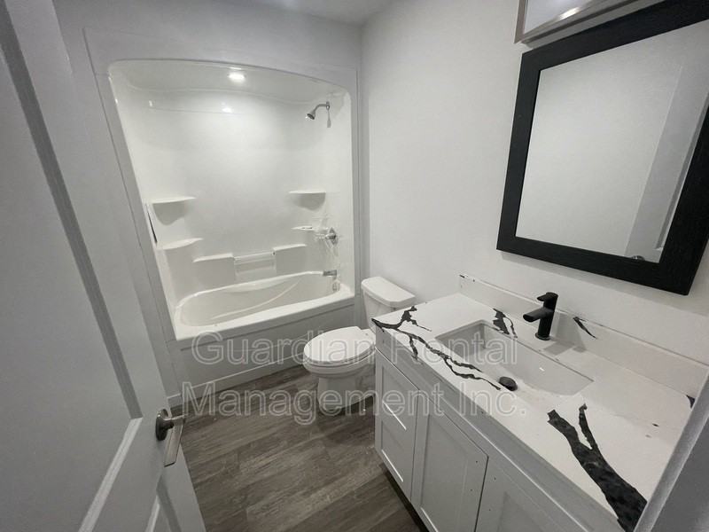 1152 Arthur St W - Photo 5 of 15