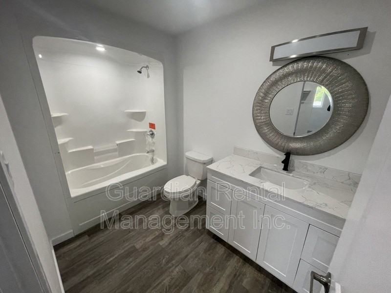 1152 Arthur St W - Photo 7 of 15