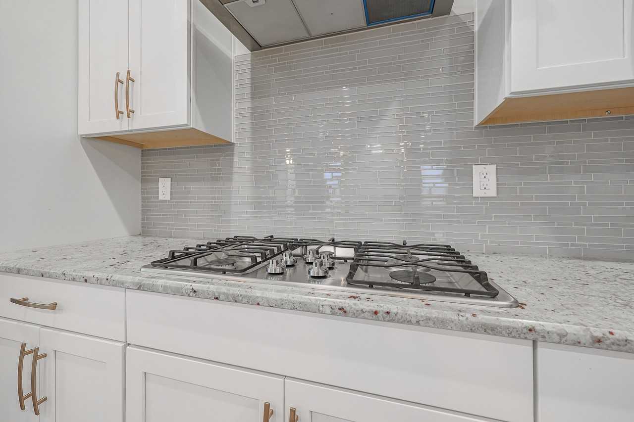47 W Dublin St - Photo 7 of 30