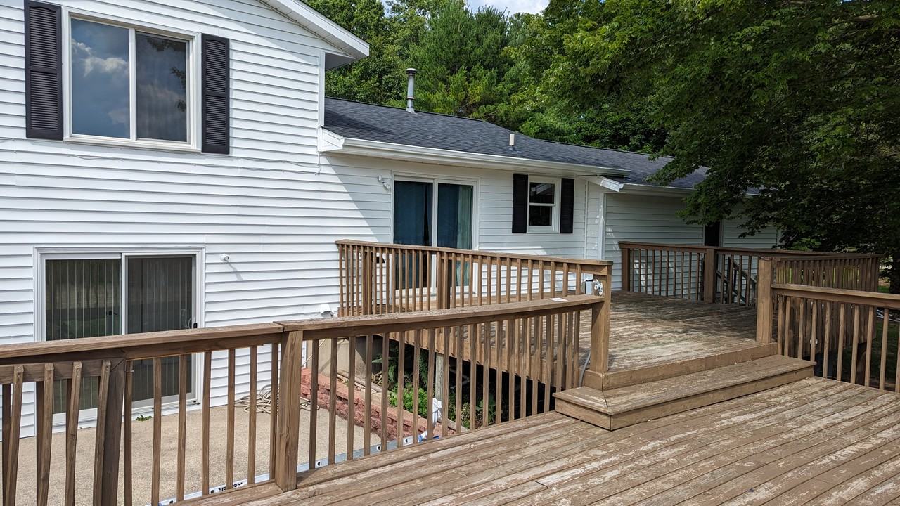 12215 Oakwood Shores St - Photo 3 of 19