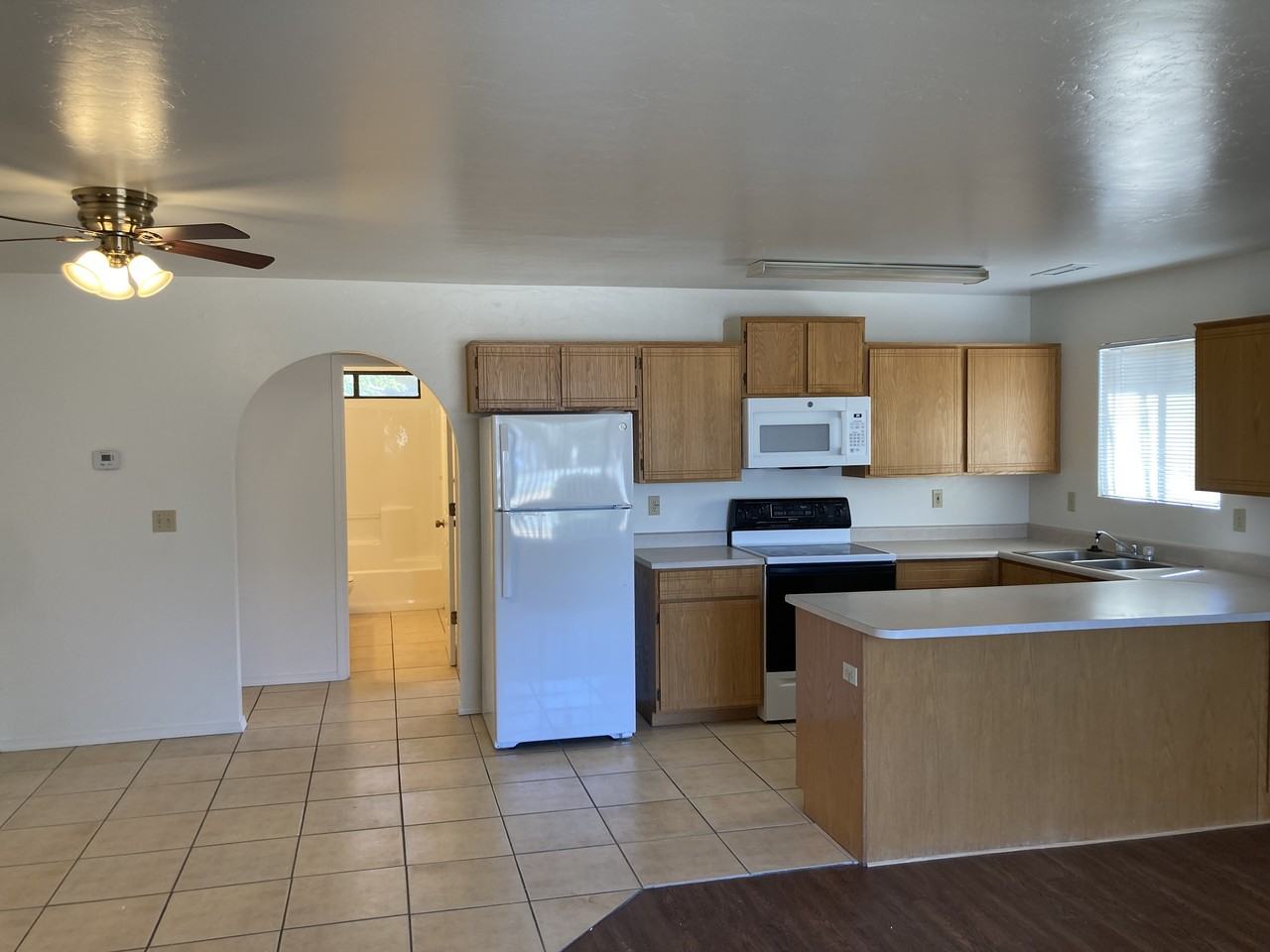 3183 N Truwood Dr - Photo 2 of 10