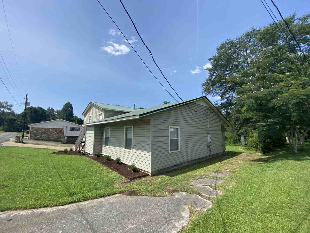 558 1st St Sw - Photo 3 of 30