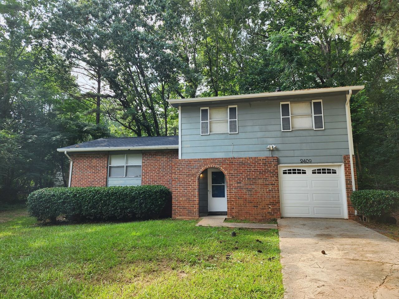2409 Fairway Ct Sw - Photo 3 of 27