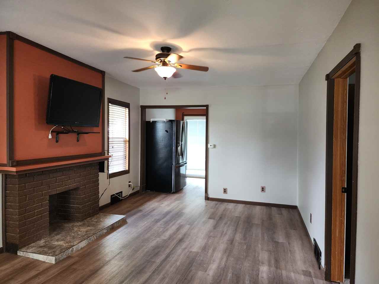 1211 Whitcher Ave - Photo 2 of 12