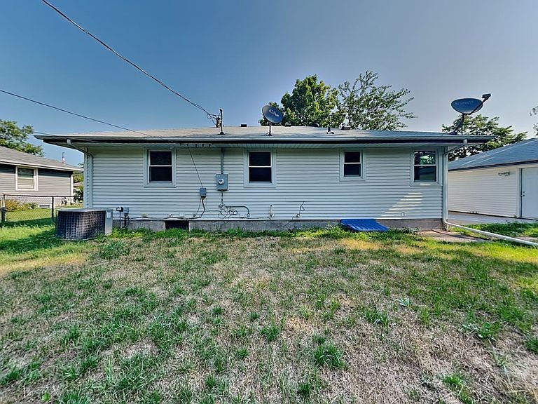 2113 55th Ave N #NA - Photo 2 of 6