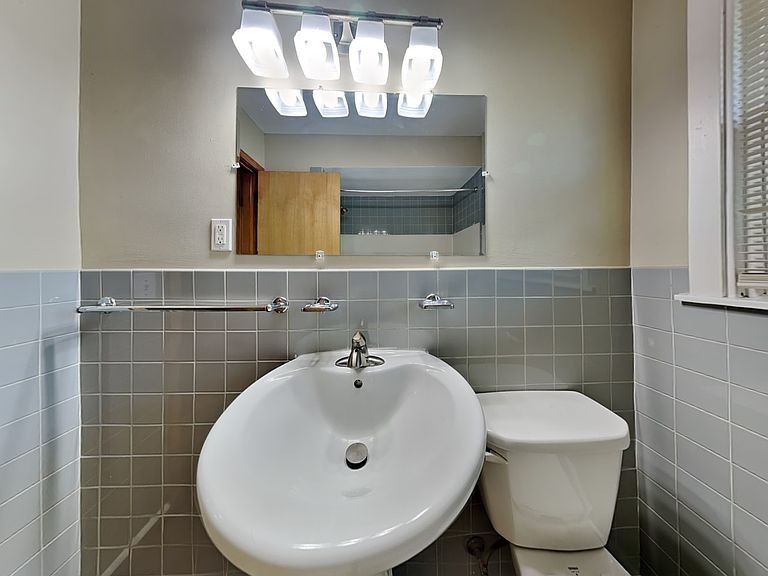 2113 55th Ave N #NA - Photo 3 of 6