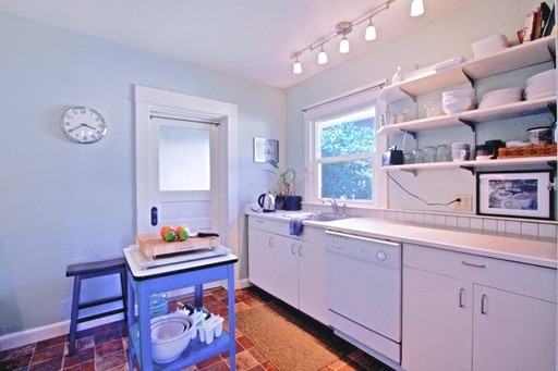 2720 S Norman St - Photo 3 of 10