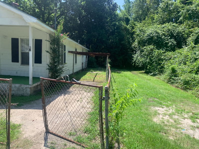 249 Shuler St - Photo 2 of 12