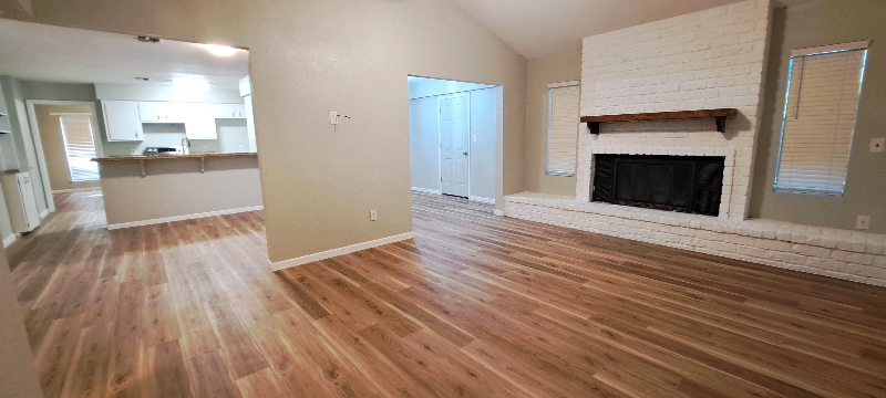 501 E 10th St - Photo 3 of 17