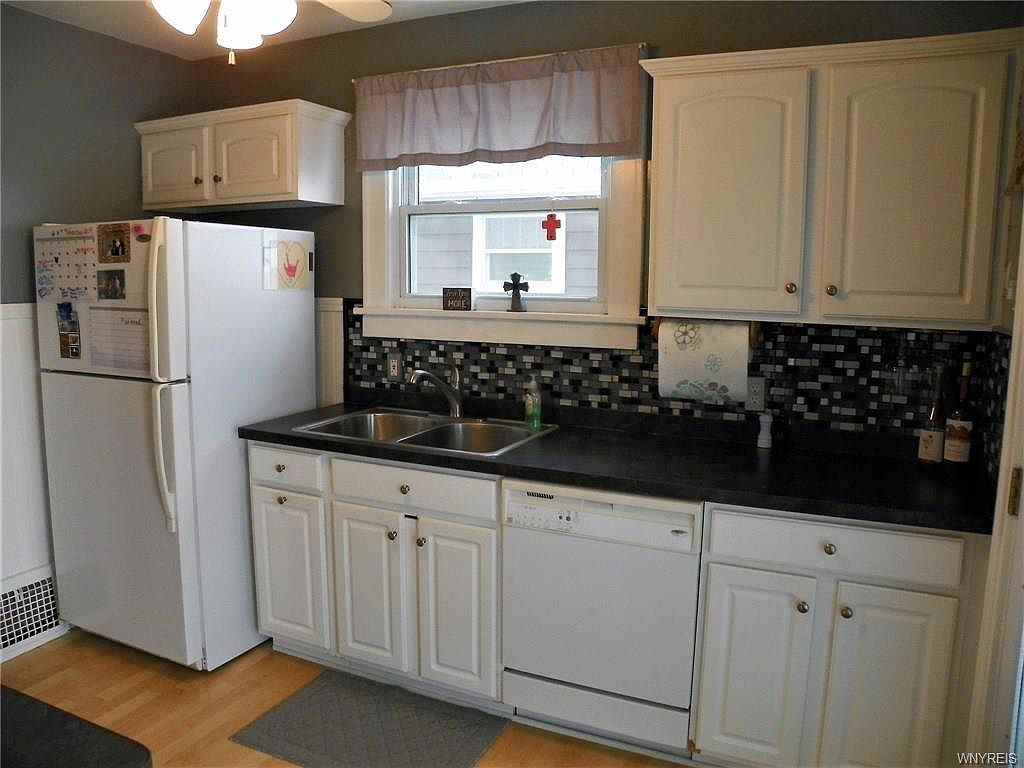 2450 Weston Ave #NA - Photo 3 of 8