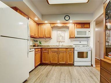 311 W Craig Hill Dr #NA - Photo 3 of 6