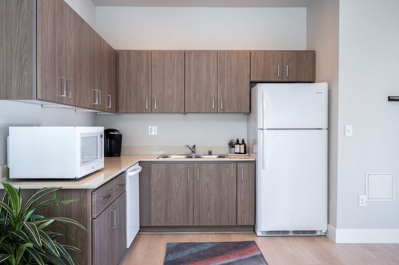 Avenue 66 - Photo 7 of 32