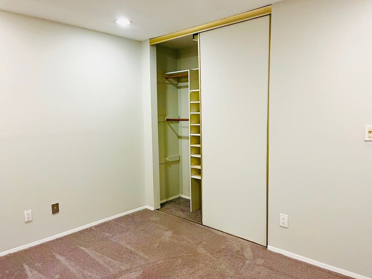 219 Springmeadow Drive #J - Photo 3 of 8